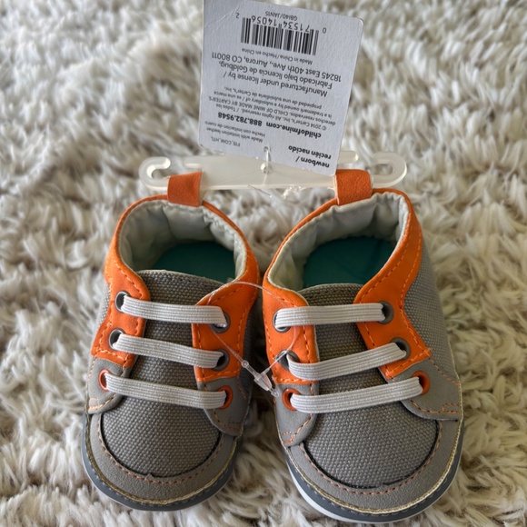 Carter’s Child of Mine Newborn Shoes NWT - Picture 2 of 5